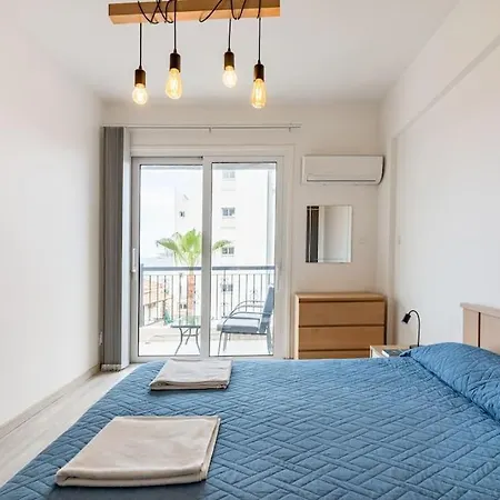 Must - Finikoudes Seaview شقة *