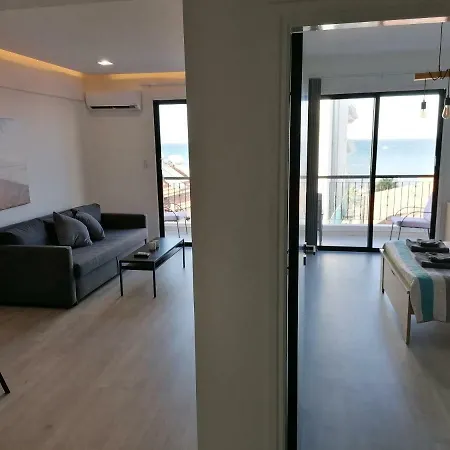 Must - Finikoudes Seaview شقة