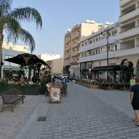 Must - Finikoudes Seaview Larnaca