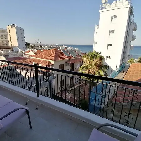 Must - Finikoudes Seaview شقة