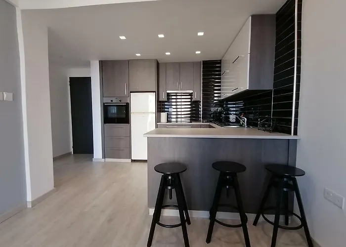 Must - Finikoudes Seaview