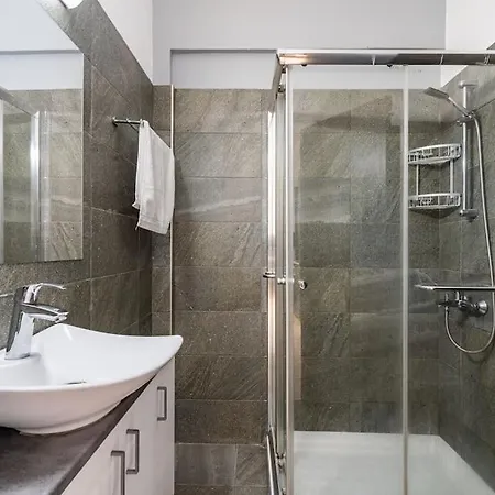 Apartament Must - Finikoudes Seaview Larnaca