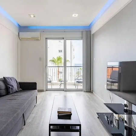 Must - Finikoudes Seaview Апартаменты Ларнака