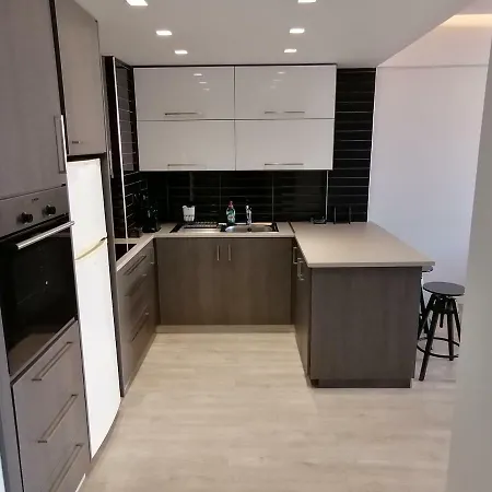 Must - Finikoudes Seaview Апартаменты *