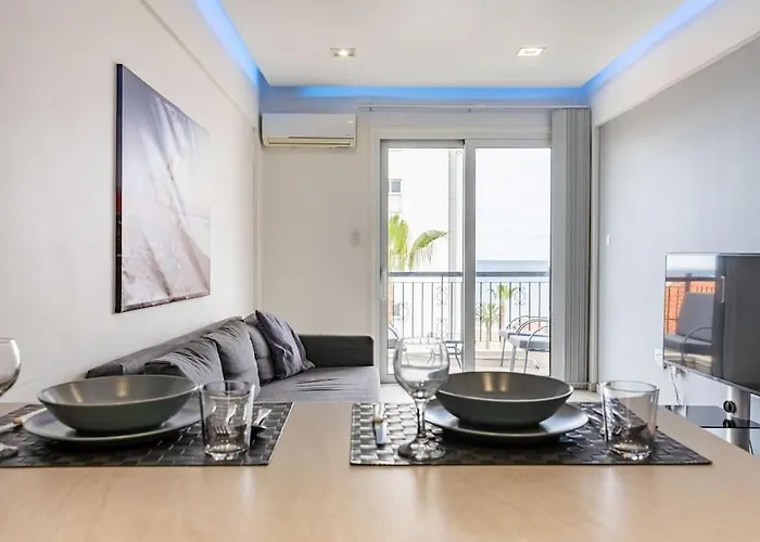 Must - Finikoudes Seaview * Lárnaca