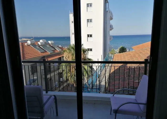 Must - Finikoudes Seaview * Lárnaca