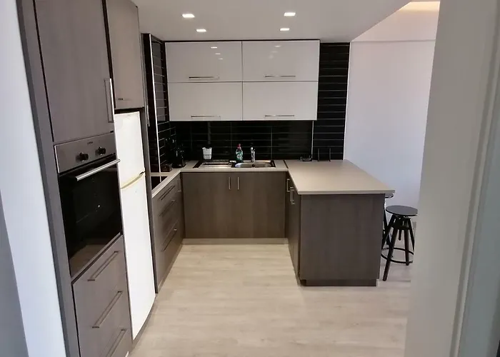 Must - Finikoudes Seaview Appartement *