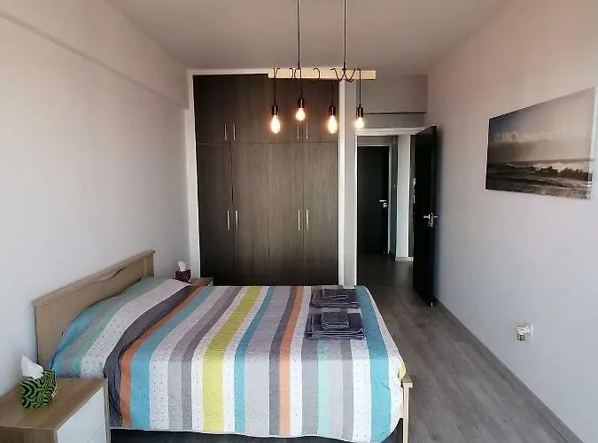 Must - Finikoudes Seaview Lárnaca